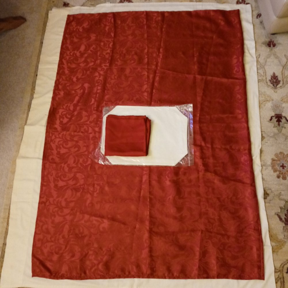 Table Linen Bundle -(pre-loved)